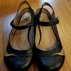 Miz Mooz black and tan sandals size 7.5
